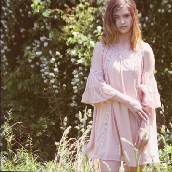 Shop with confidence. Im a Posh Ambassador 🌸🛍 - Picture 8 of 16